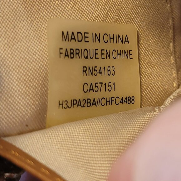 Calvin Klein Small ID/Card Case with Key Chain - Picture 10 of 11